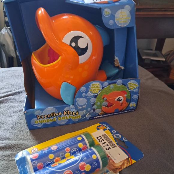 Bubble Blowing Dolphin - Picture 7 of 10